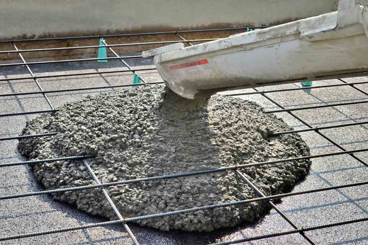 процесс заливки бетона